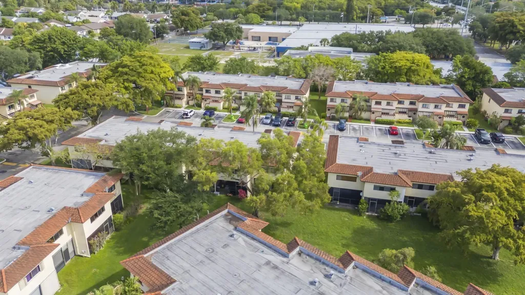 8858 NW 48th Street Sunrise FL 33351
