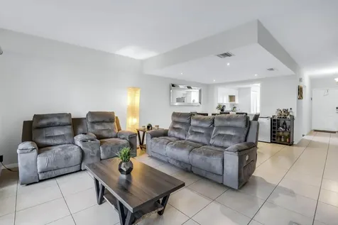 8858 NW 48th Street Sunrise FL 33351