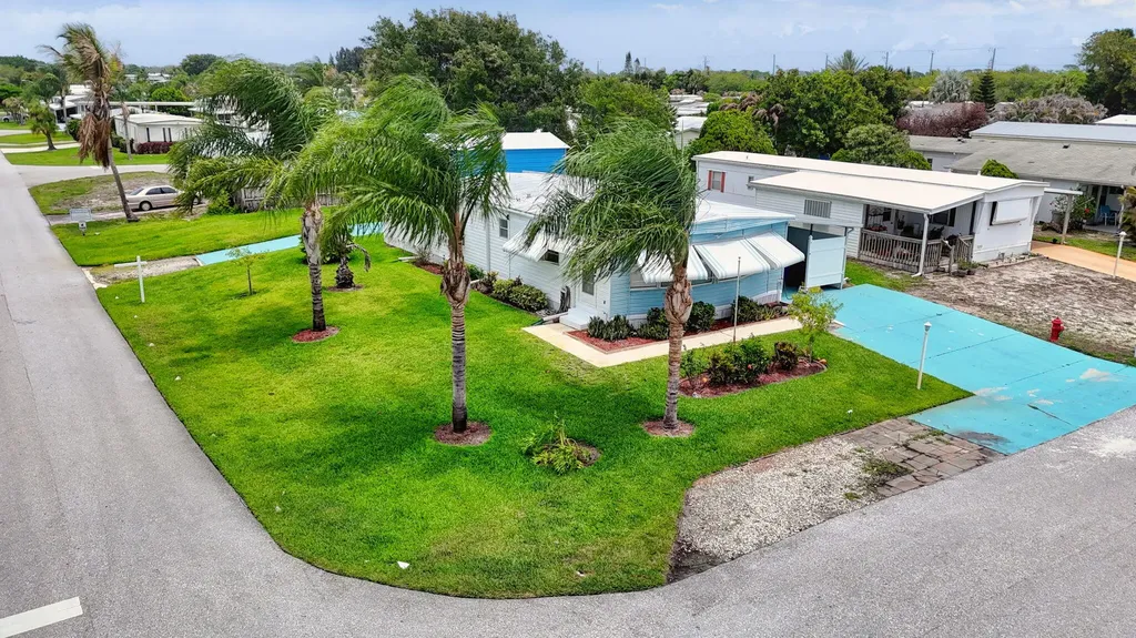 7102 SE Bluebird Circle Hobe Sound FL 33455