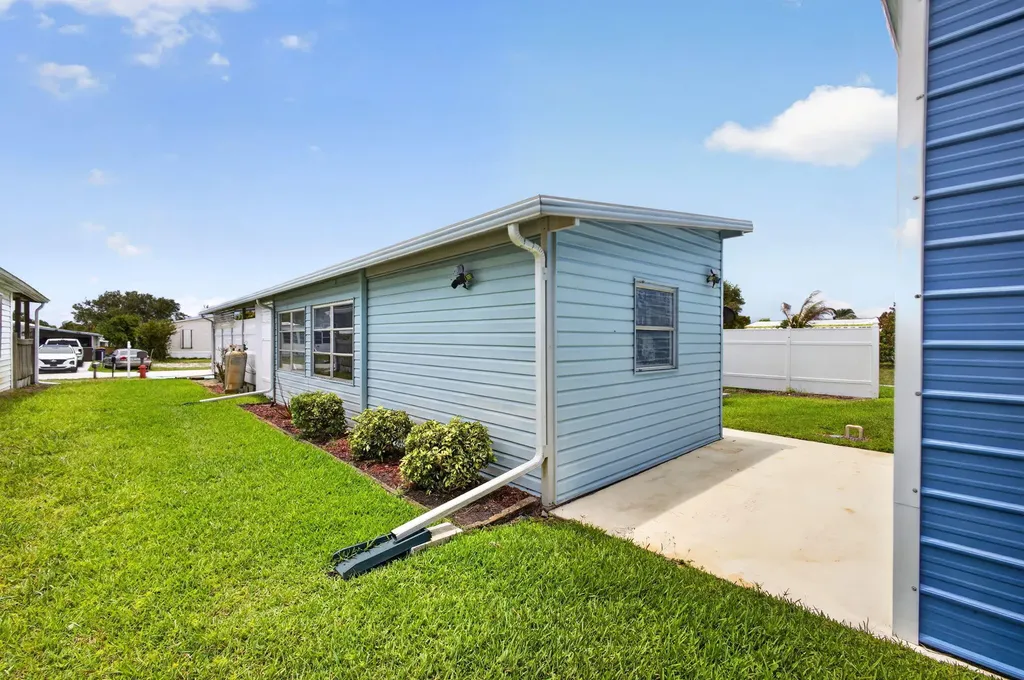 7102 SE Bluebird Circle Hobe Sound FL 33455