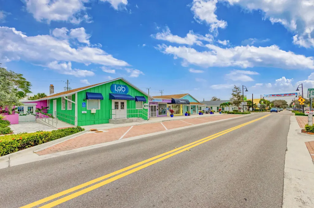 7102 SE Bluebird Circle Hobe Sound FL 33455