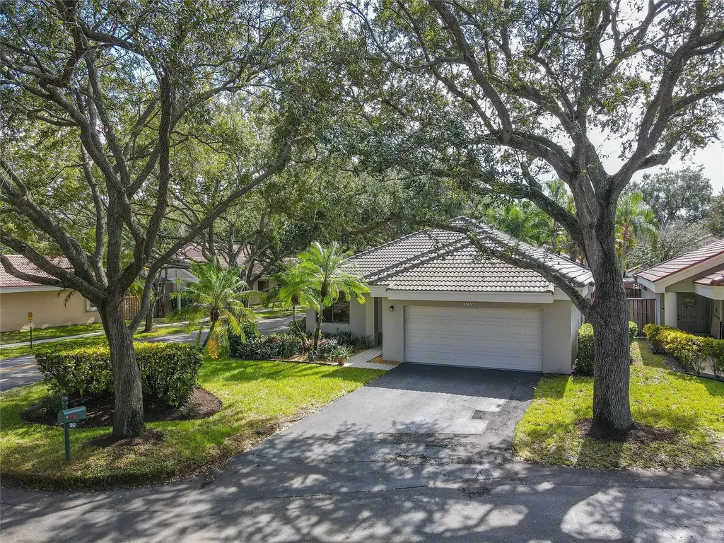 1867 NW 99th Avenue Plantation FL 33322