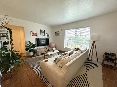 661 SW 11th Street Miami FL 33129