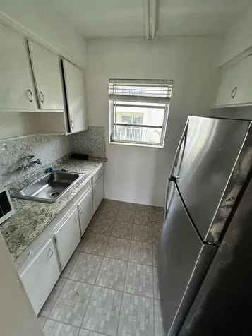661 SW 11th Street Miami FL 33129
