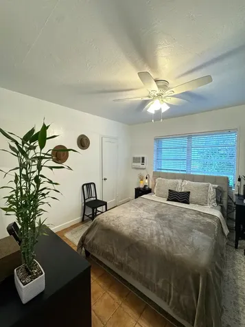 661 SW 11th Street Miami FL 33129