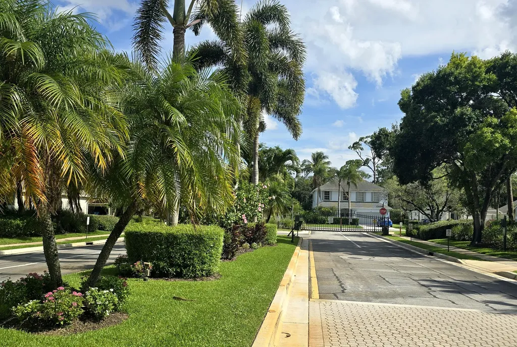 15181 Oak Chase Court Wellington FL 33414
