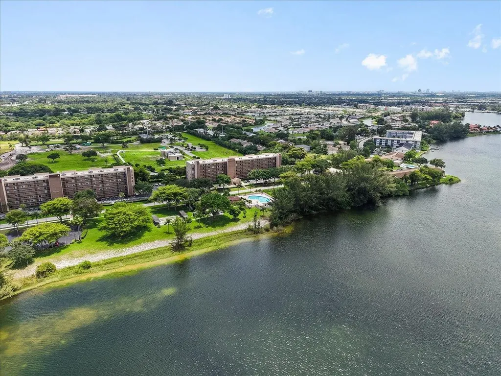 4550 NW 18th Avenue Deerfield Beach FL 33064