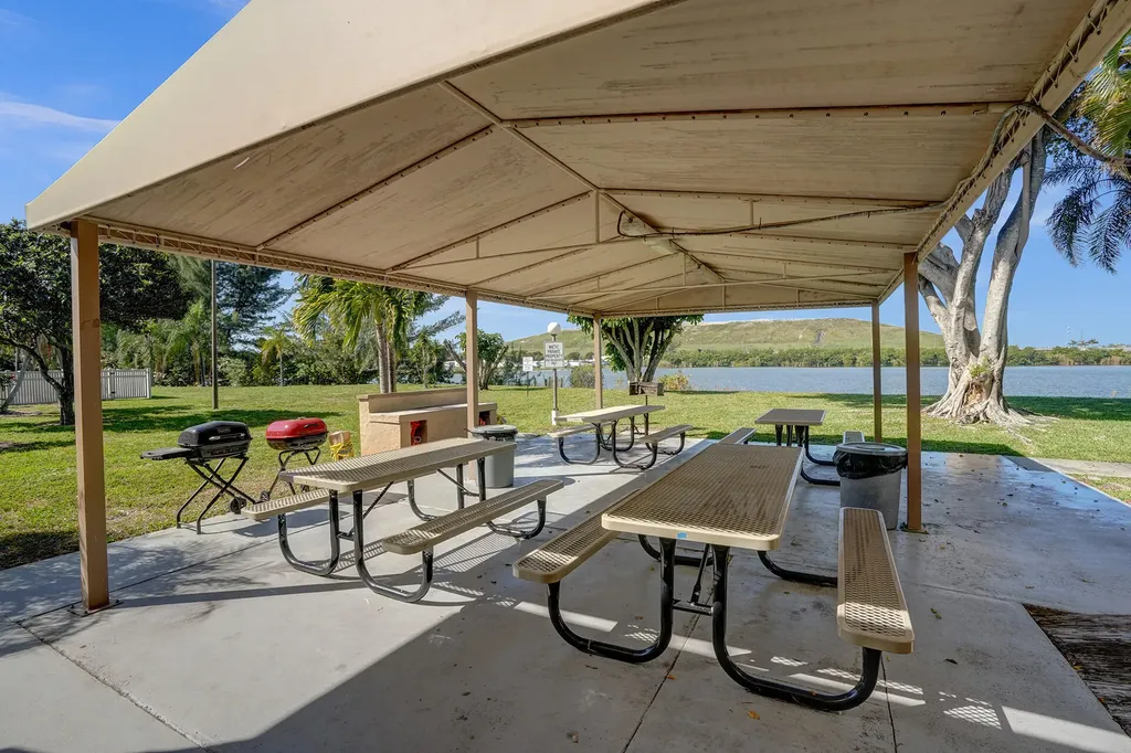 4550 NW 18th Avenue Deerfield Beach FL 33064