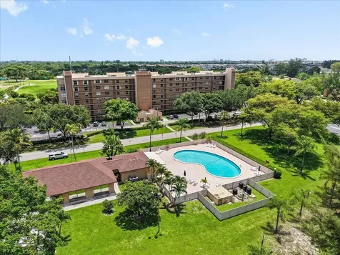 4550 NW 18th Avenue Deerfield Beach FL 33064