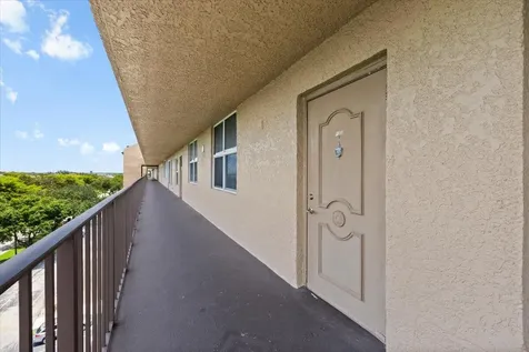 4550 NW 18th Avenue Deerfield Beach FL 33064