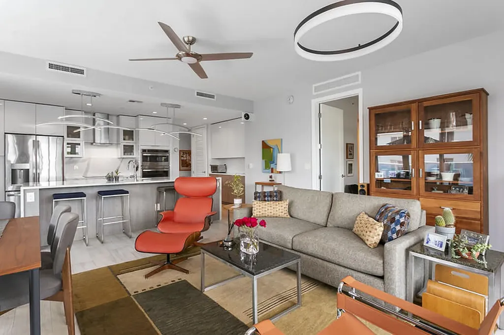 1 S Palmway Lake Worth Beach FL 33460