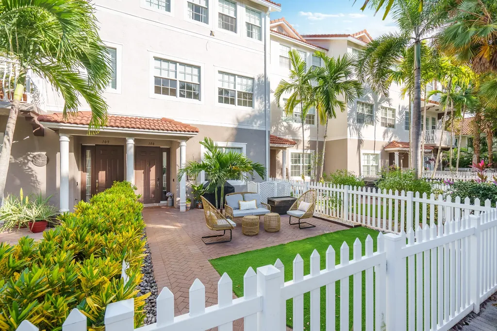 108 Ocean Cay Way Hypoluxo FL 33462