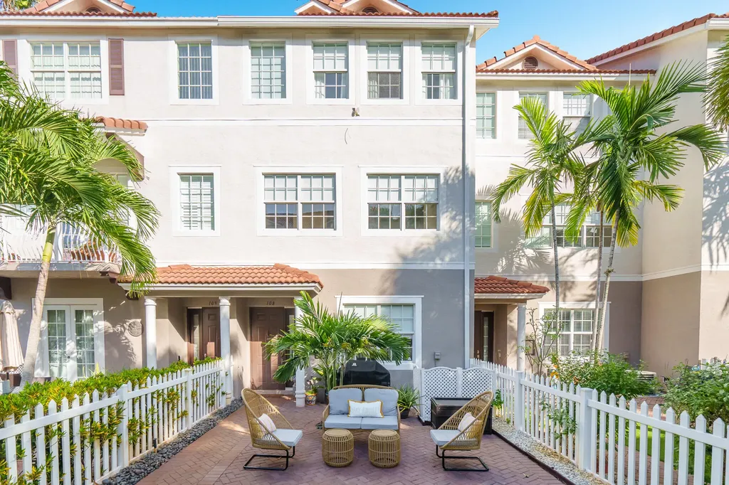 108 Ocean Cay Way Hypoluxo FL 33462