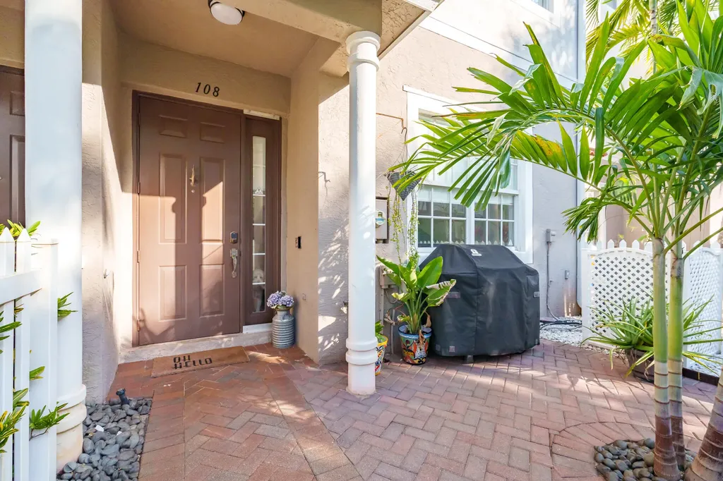 108 Ocean Cay Way Hypoluxo FL 33462