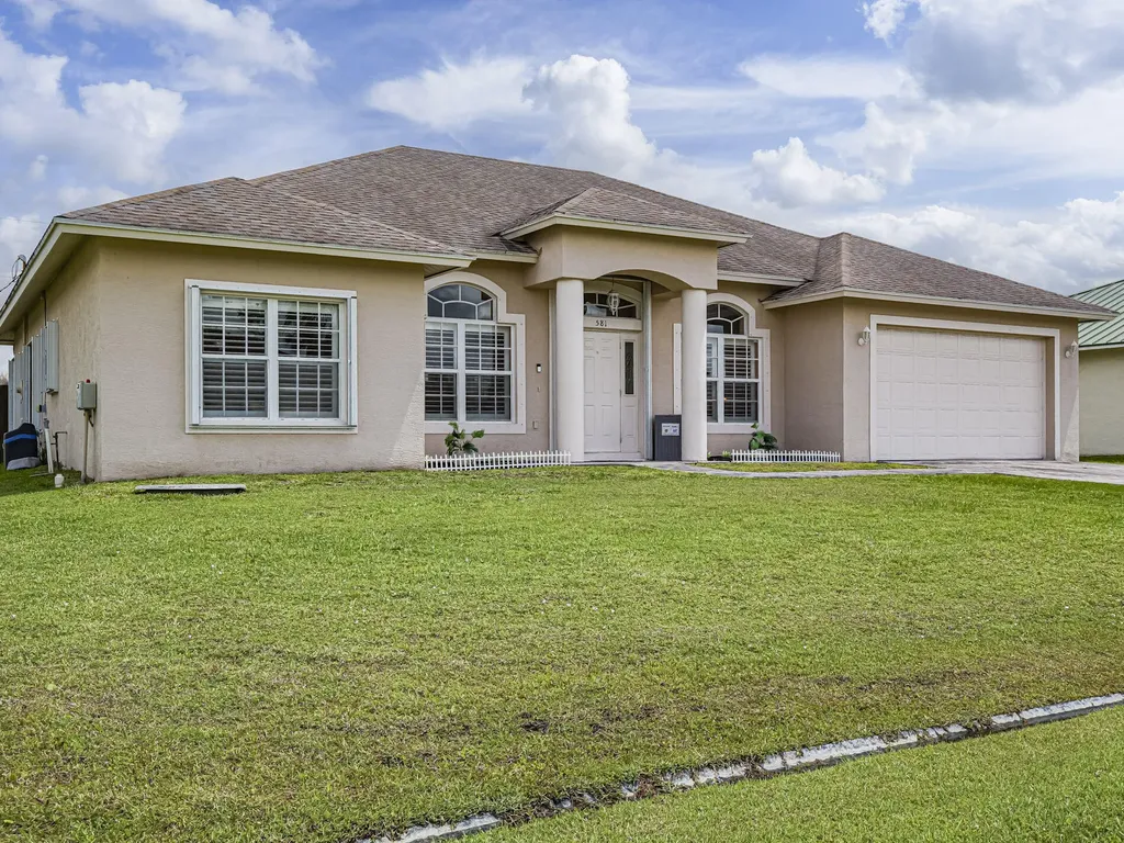 581 SW Grove Avenue Port St Lucie FL 34983