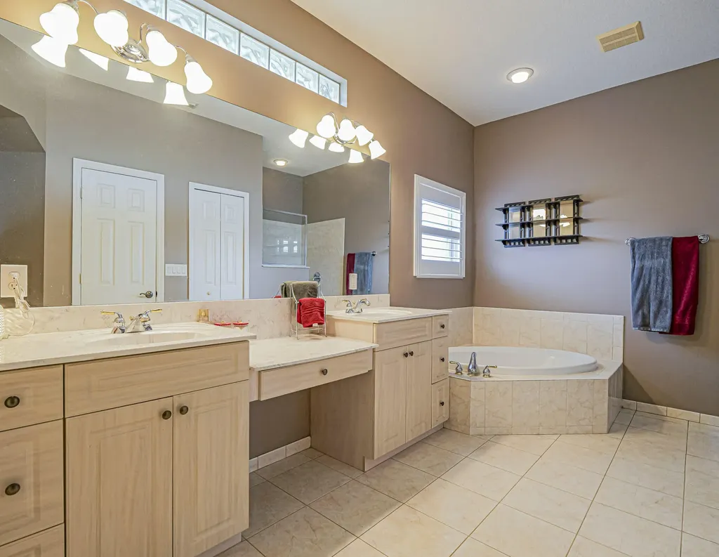 581 SW Grove Avenue Port St Lucie FL 34983