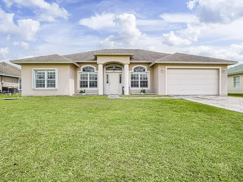 581 SW Grove Avenue Port St Lucie FL 34983