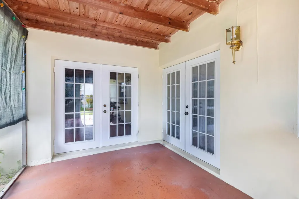 2707 NW 53rd Street Fort Lauderdale FL 33309