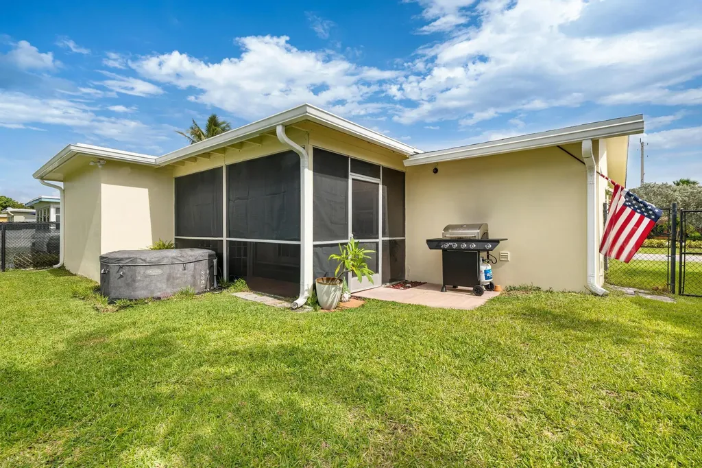 2707 NW 53rd Street Fort Lauderdale FL 33309
