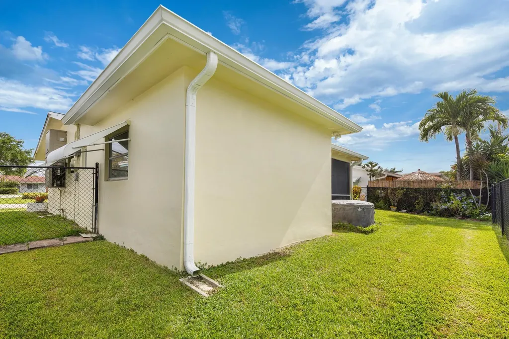 2707 NW 53rd Street Fort Lauderdale FL 33309