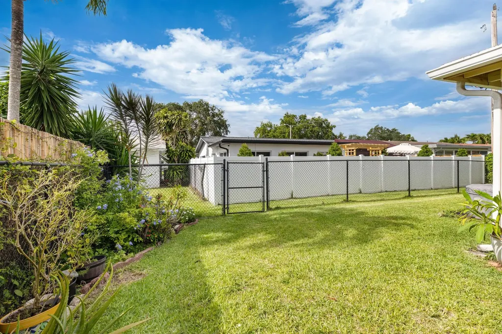 2707 NW 53rd Street Fort Lauderdale FL 33309