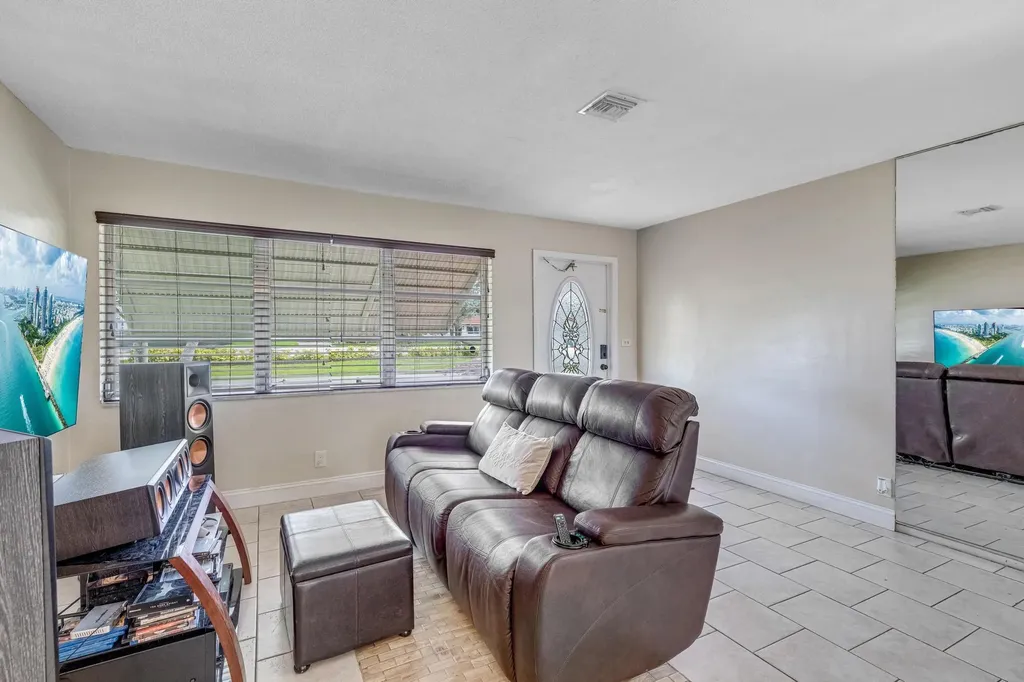 2707 NW 53rd Street Fort Lauderdale FL 33309
