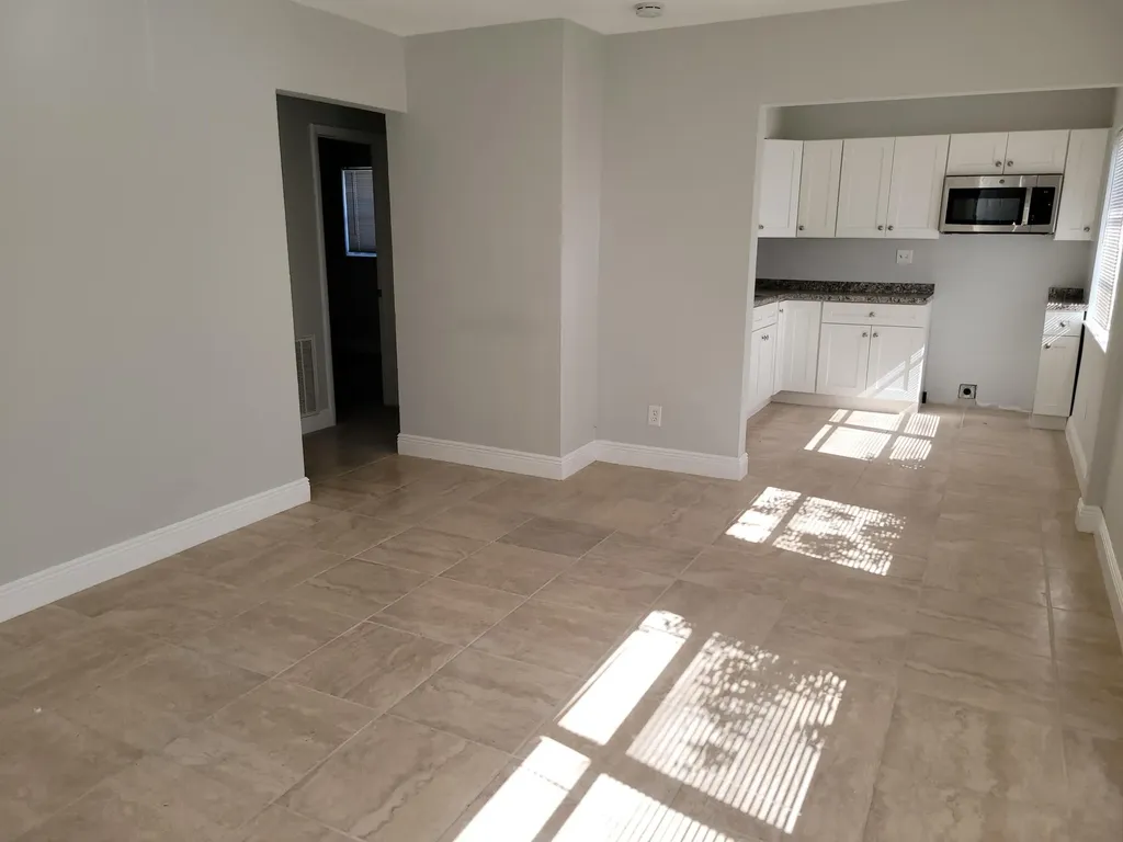 651 NE 46 Th Oakland Park FL 33334