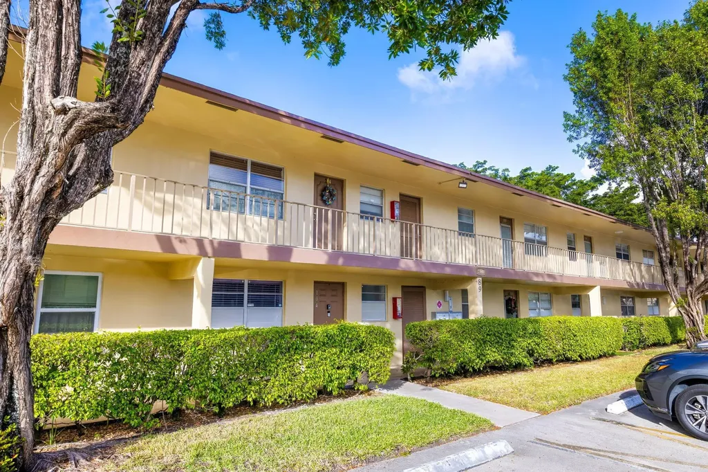 7360 NW 1st Street Margate FL 33063