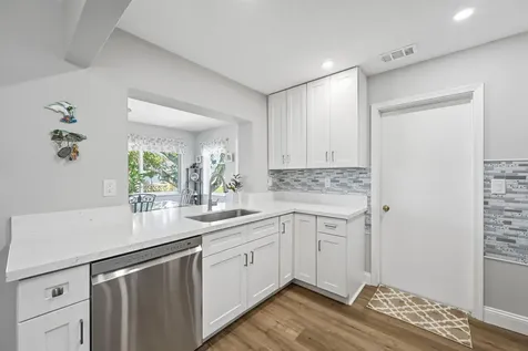 5711 NW 84th Terrace Tamarac FL 33321