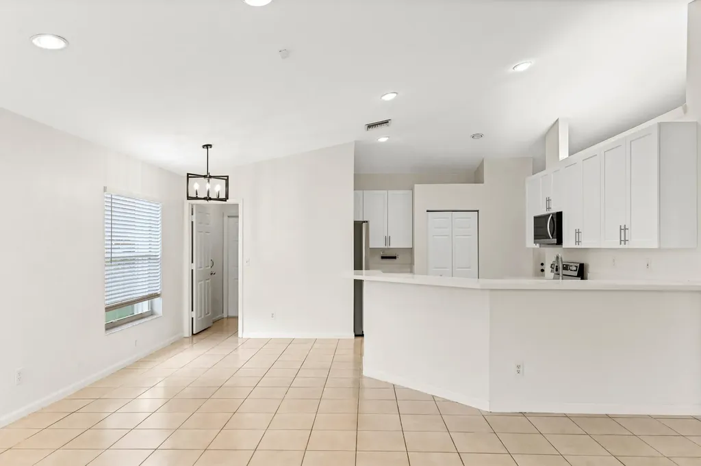5606 NW 109th Way Coral Springs FL 33076