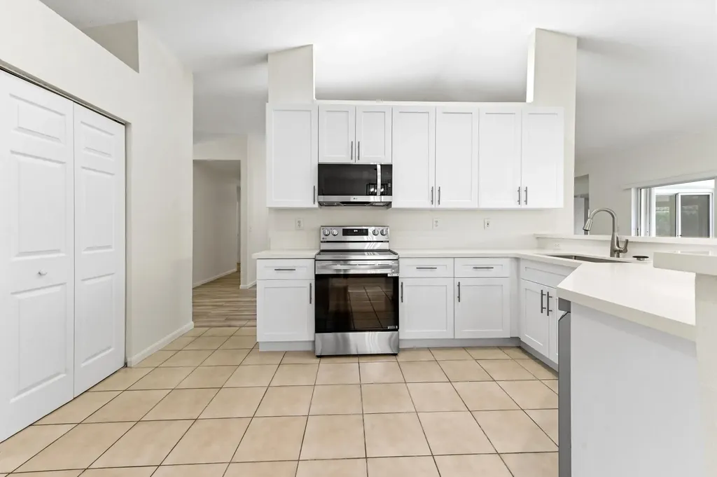 5606 NW 109th Way Coral Springs FL 33076