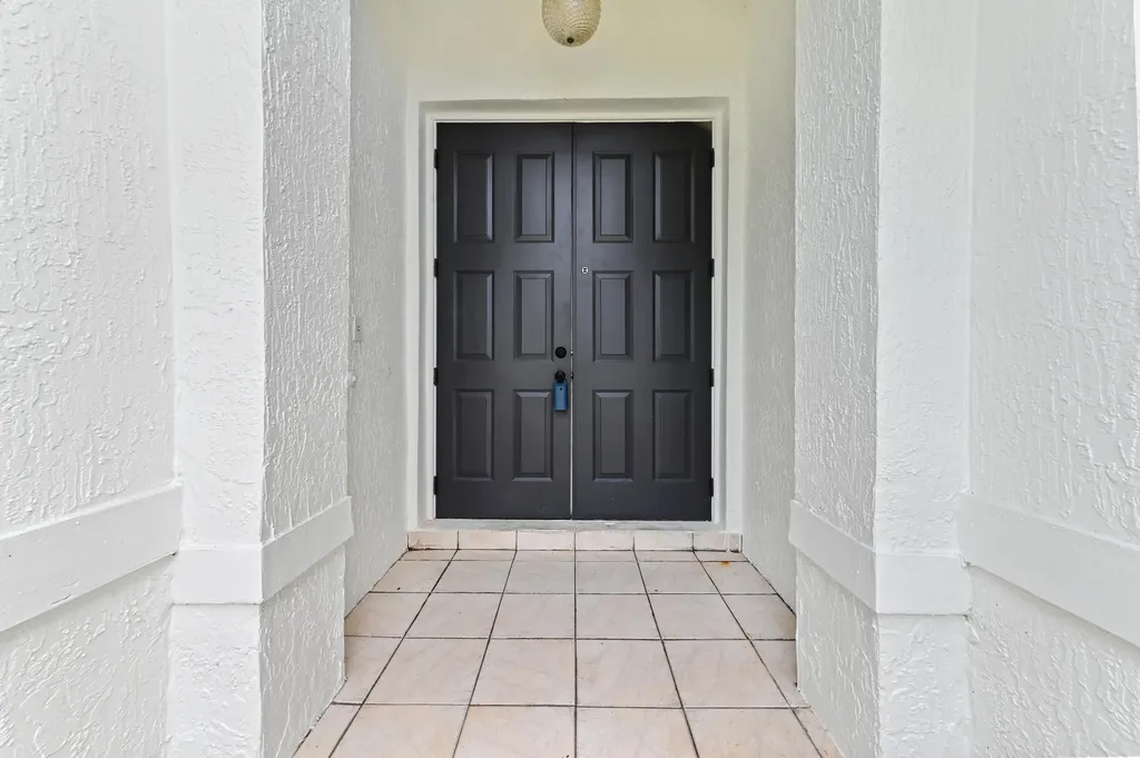 5606 NW 109th Way Coral Springs FL 33076