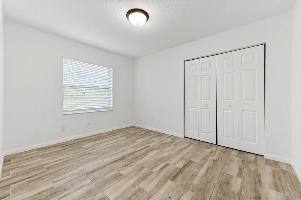 5606 NW 109th Way Coral Springs FL 33076