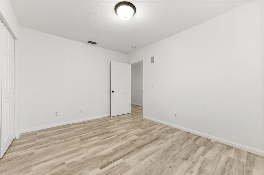 5606 NW 109th Way Coral Springs FL 33076