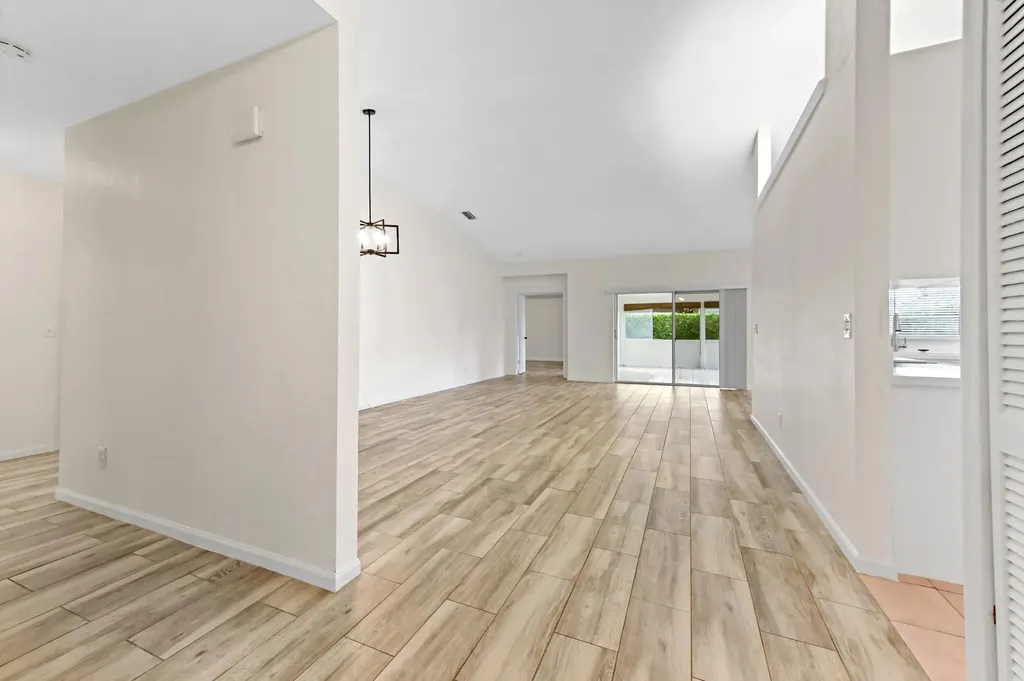 5606 NW 109th Way Coral Springs FL 33076