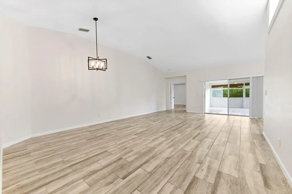 5606 NW 109th Way Coral Springs FL 33076