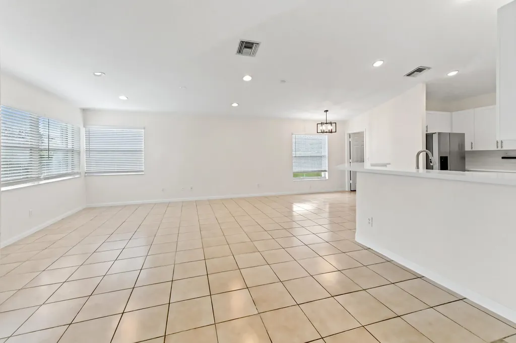 5606 NW 109th Way Coral Springs FL 33076