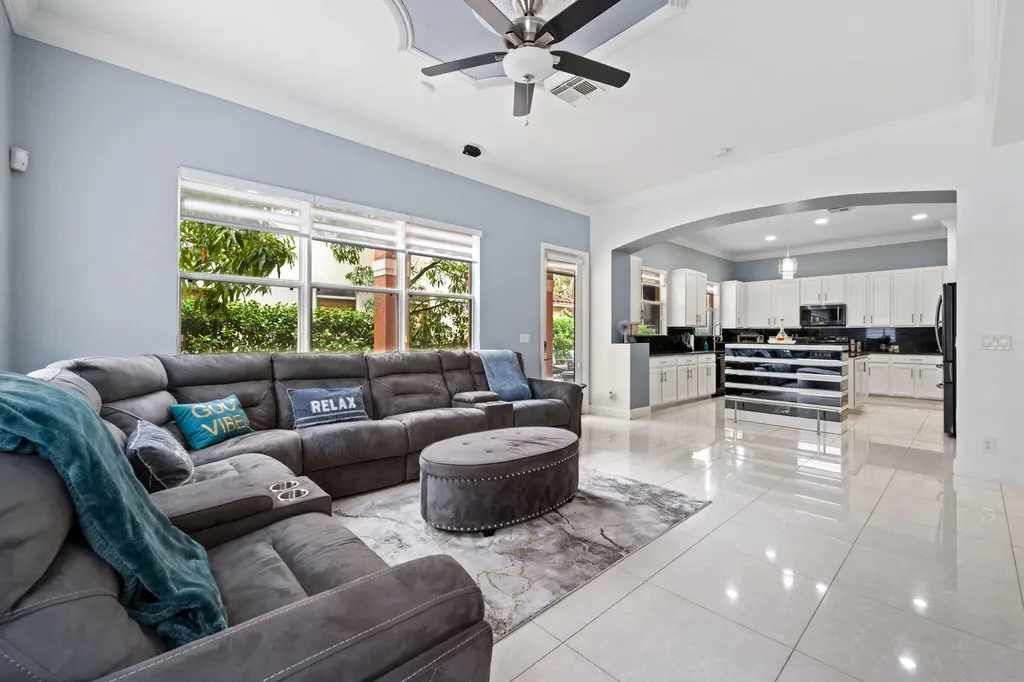 658 Cresta Circle West Palm Beach FL 33413