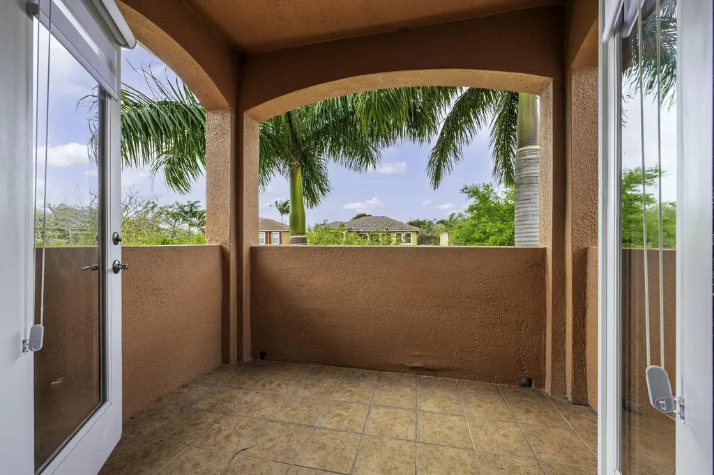 658 Cresta Circle West Palm Beach FL 33413