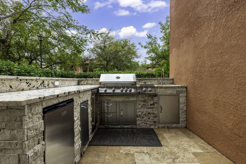 658 Cresta Circle West Palm Beach FL 33413