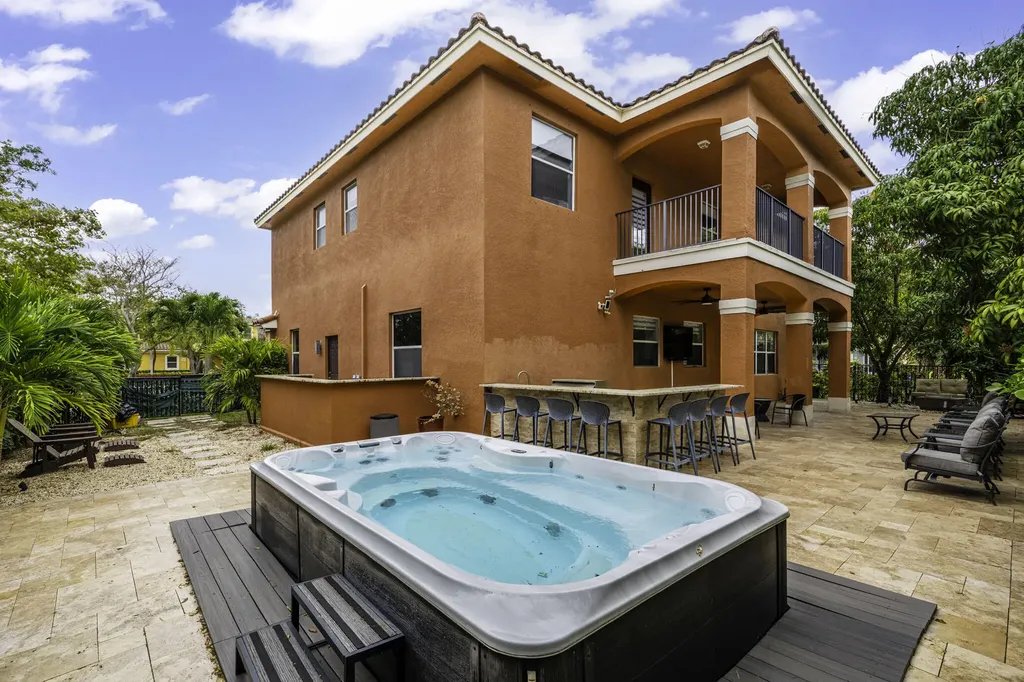 658 Cresta Circle West Palm Beach FL 33413