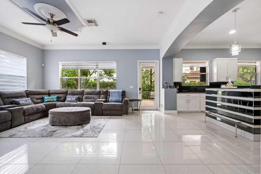 658 Cresta Circle West Palm Beach FL 33413