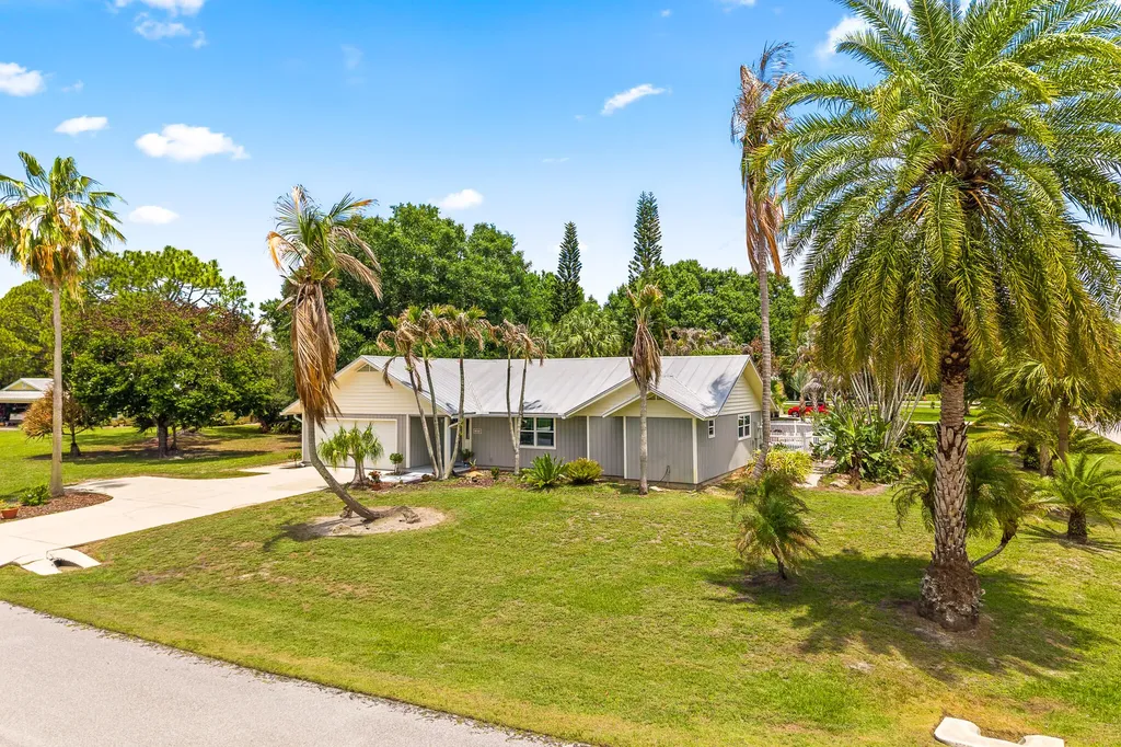 1653 SW 85th Terrace Stuart FL 34997