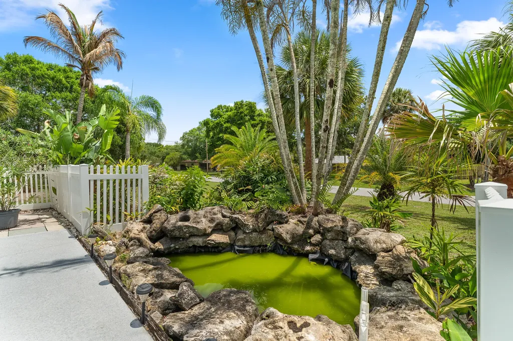 1653 SW 85th Terrace Stuart FL 34997