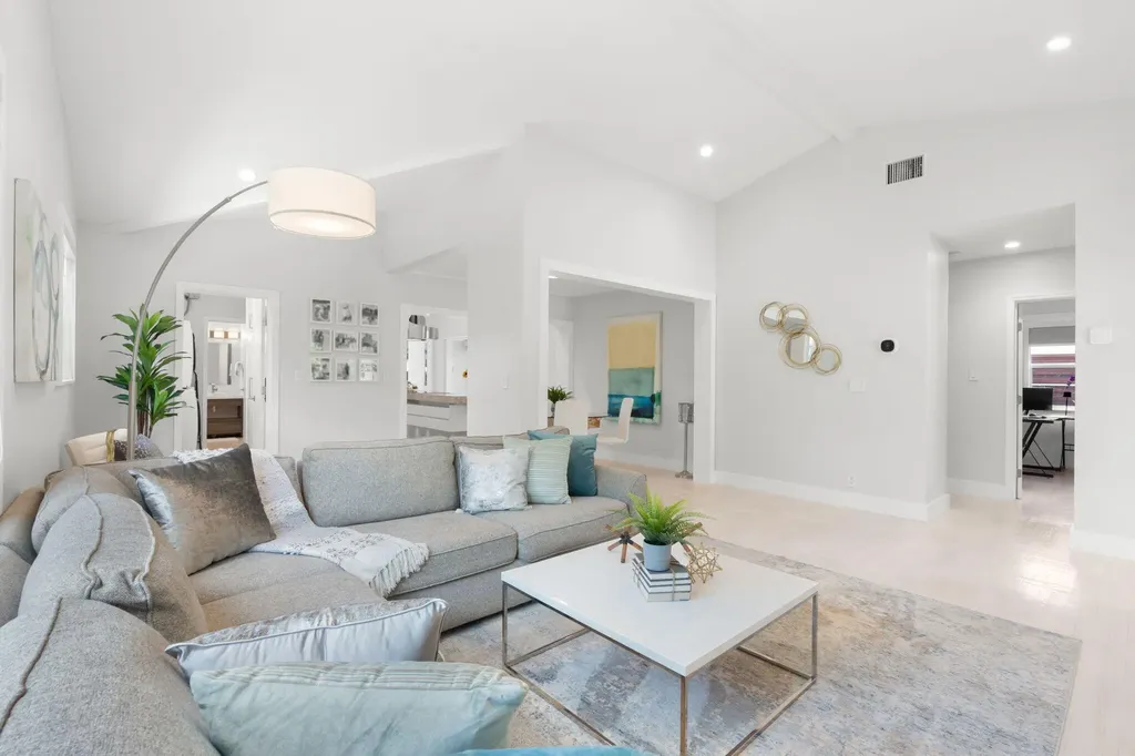 648 NE 17th Avenue Fort Lauderdale FL 33304