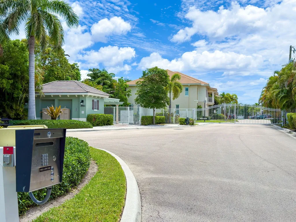 1950 Juno Landing Lane North Palm Beach FL 33408
