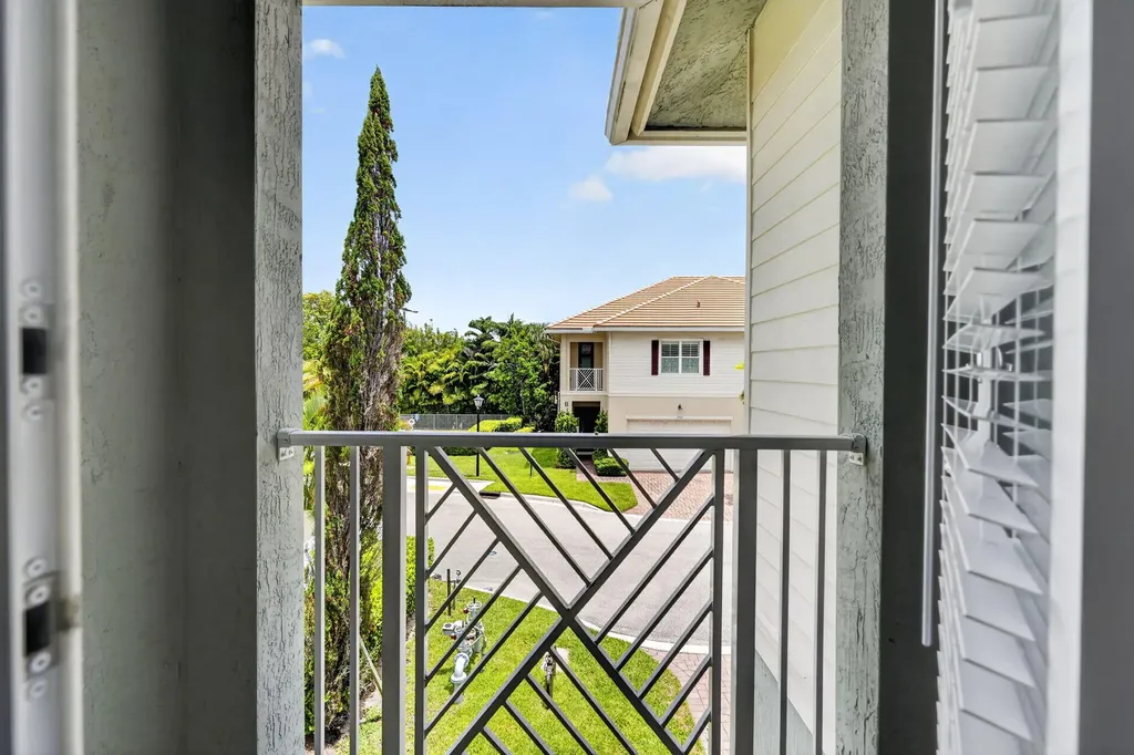 1950 Juno Landing Lane North Palm Beach FL 33408