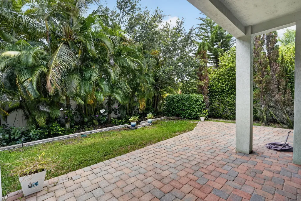 1950 Juno Landing Lane North Palm Beach FL 33408