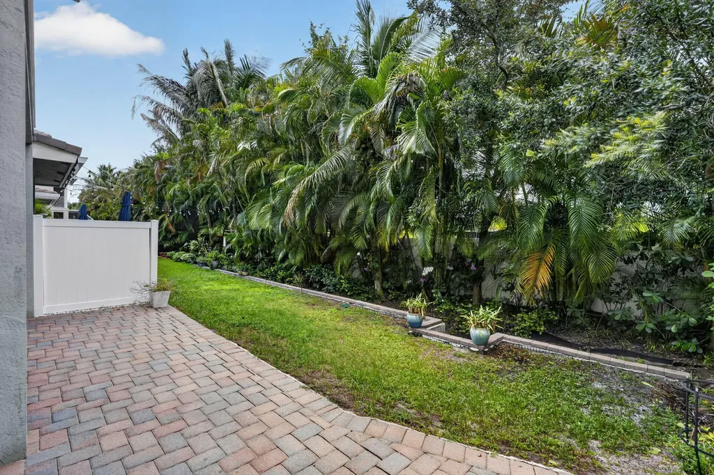1950 Juno Landing Lane North Palm Beach FL 33408
