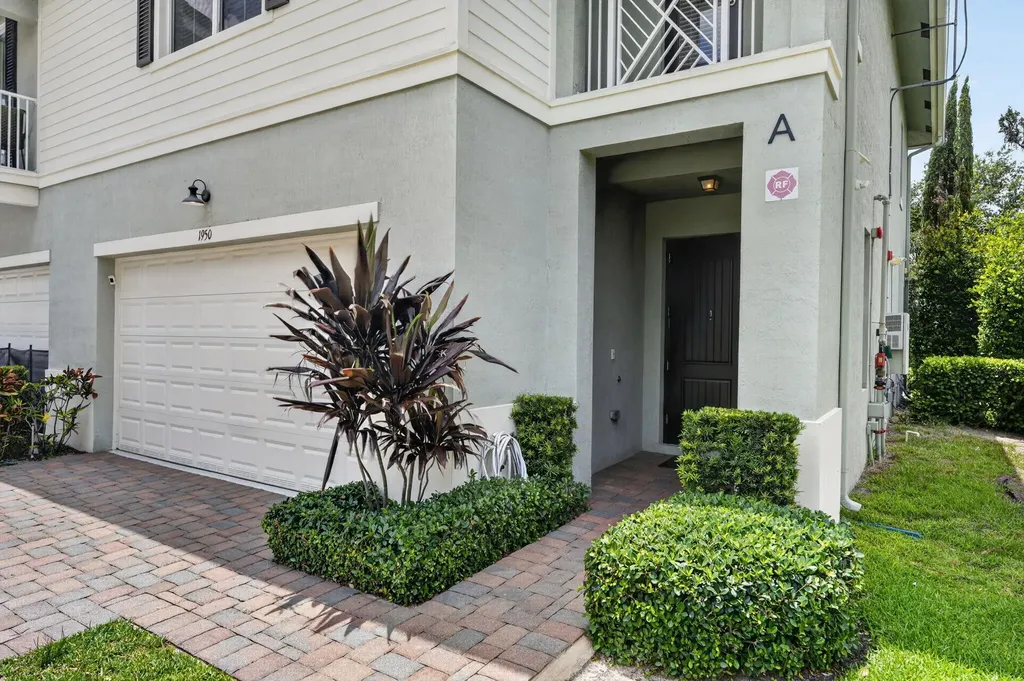 1950 Juno Landing Lane North Palm Beach FL 33408
